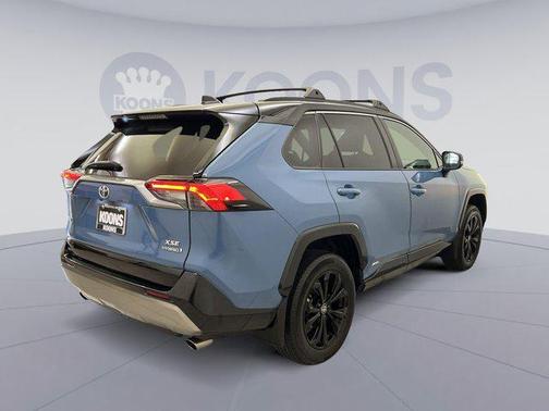 2022 Toyota RAV4 Hybrid SE