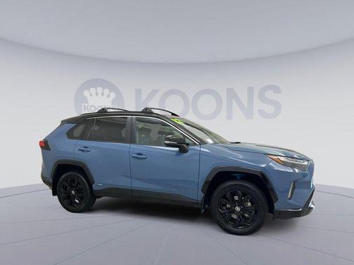 2022 Toyota RAV4 Hybrid SE