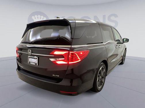 Crystal Black Pearl 2021 Honda Odyssey Elite