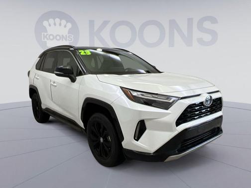 Wind Chill Pearl/Midnight Black Metallic 2023 Toyota RAV4 Hybrid SE