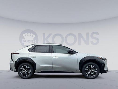 2025 Toyota bZ4X XLE