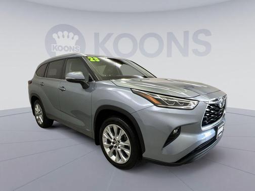 Moon Dust 2023 Toyota Highlander Hybrid Limited