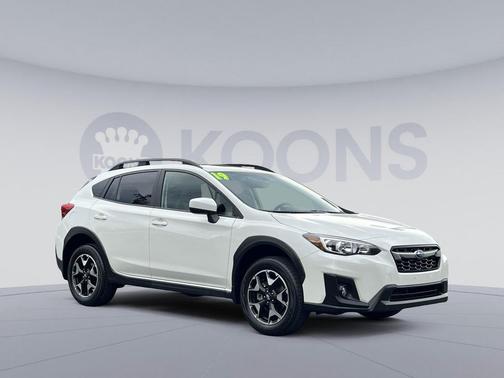 Crystal White Pearl 2019 Subaru Crosstrek 2.0i Premium