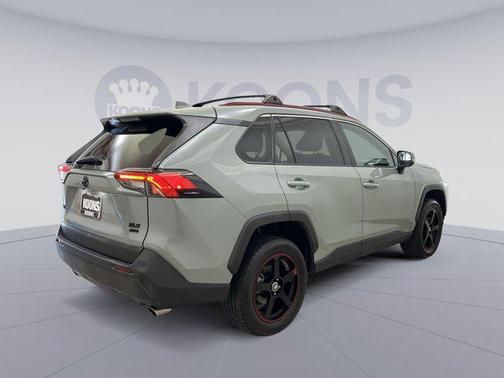 2020 Toyota RAV4 XLE
