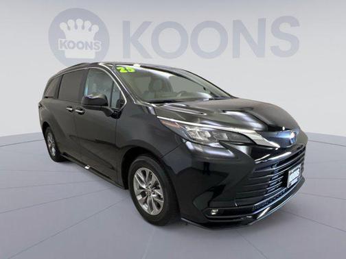 2025 Toyota Sienna XLE