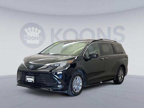 2025 Toyota Sienna XLE