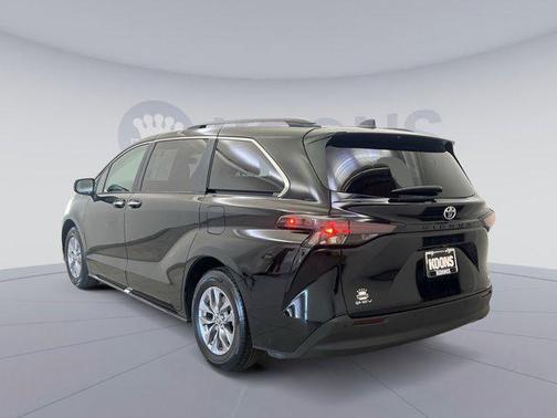 2025 Toyota Sienna XLE