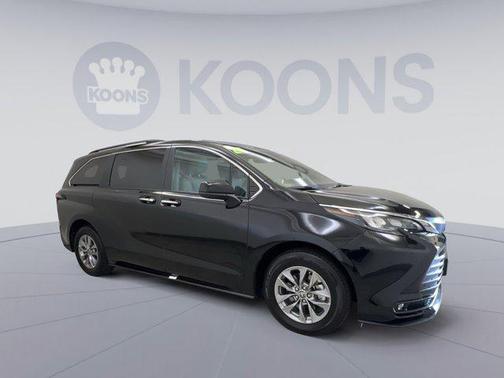 2025 Toyota Sienna XLE