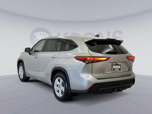 2022 Toyota Highlander LE