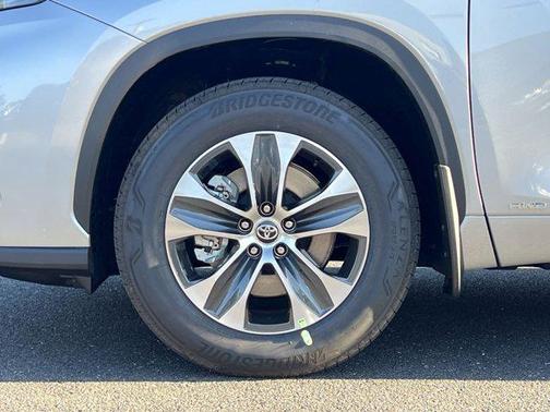 2025 Toyota Highlander Hybrid XLE