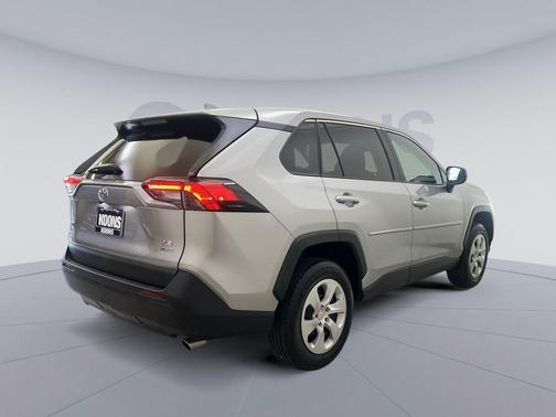 Silver Sky Metallic 2024 Toyota RAV4 LE