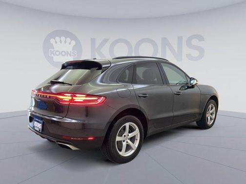2021 Porsche Macan Base