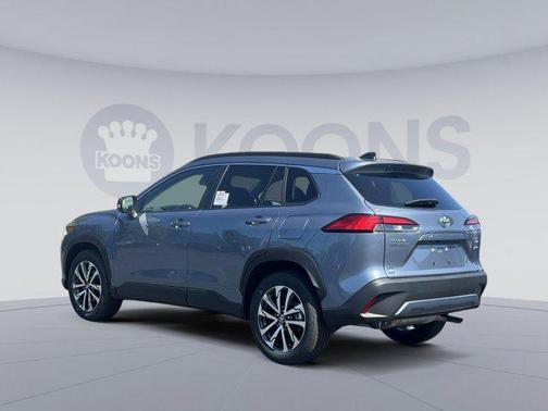 2025 Toyota Corolla Cross XLE