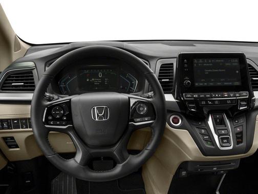 White Diamond Pearl 2018 Honda Odyssey Touring