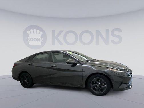 2021 Hyundai ELANTRA SEL