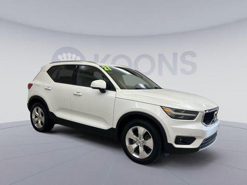 2021 Volvo XC40 T5 Momentum