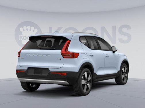 2021 Volvo XC40 T5 Momentum