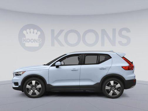2021 Volvo XC40 T5 Momentum
