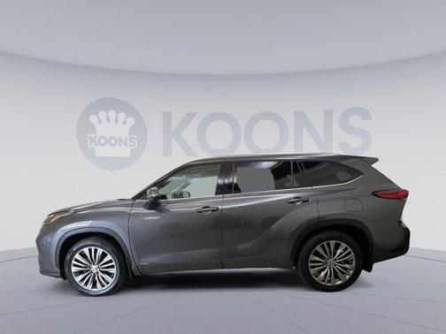 Magnetic Gray Metallic 2021 Toyota Highlander Hybrid Platinum
