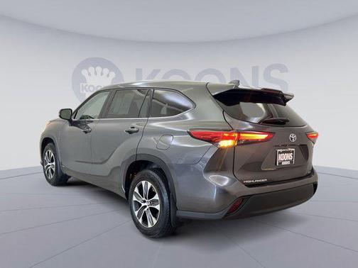 2022 Toyota Highlander Hybrid XLE