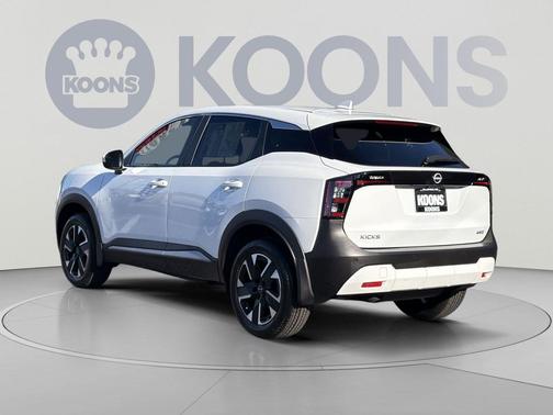 Fresh Powder 2025 Nissan Kicks SV