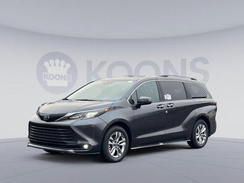 2025 Toyota Sienna XLE