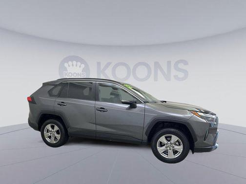 2022 Toyota RAV4 XLE