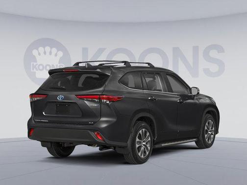 Midnight Black Metallic 2026 Toyota Highlander Hybrid XLE