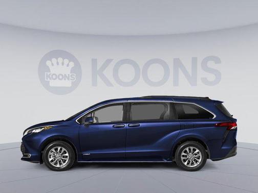 2025 Toyota Sienna XLE 7 Passenger