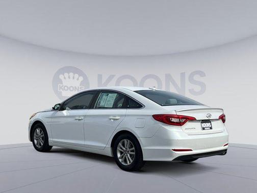 2017 Hyundai SONATA SE