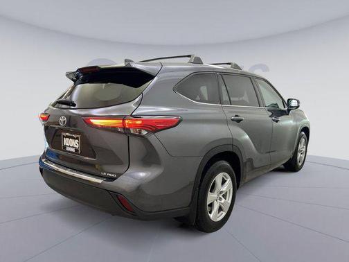 2020 Toyota Highlander LE