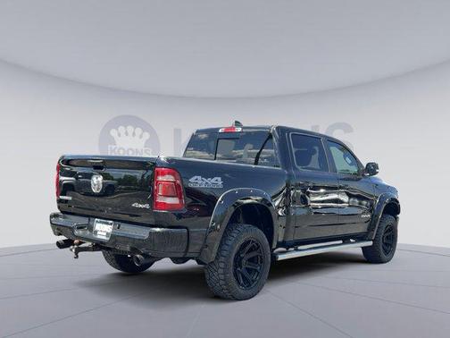Diamond Black Crystal Pearlcoat 2020 RAM 1500 Laramie