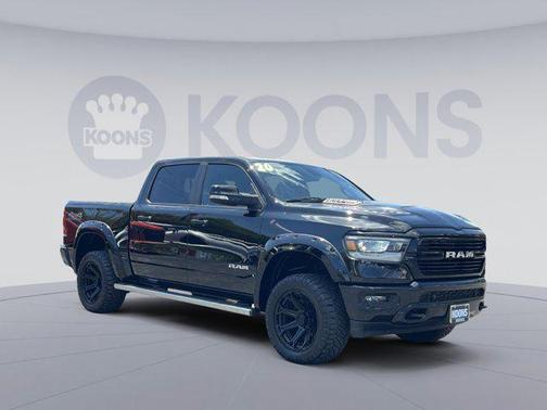 Diamond Black Crystal Pearlcoat 2020 RAM 1500 Laramie