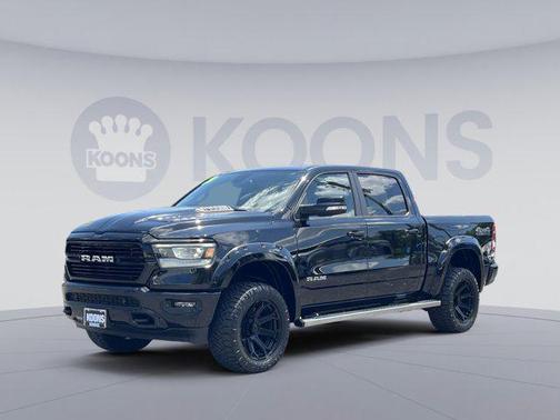 Diamond Black Crystal Pearlcoat 2020 RAM 1500 Laramie