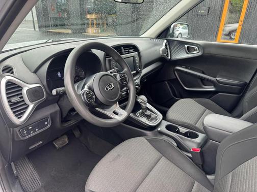 Sparkling Silver 2021 Kia Soul S