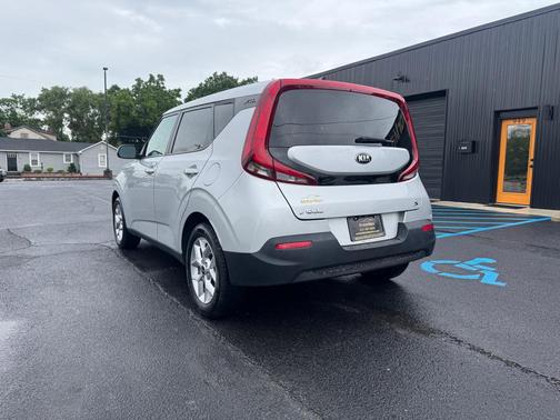 Sparkling Silver 2021 Kia Soul S