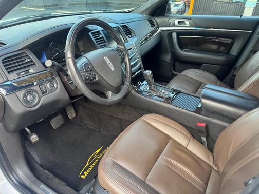 2015 Lincoln MKS Base