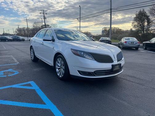 2015 Lincoln MKS Base