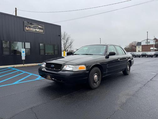 2005 Ford Crown Victoria Base