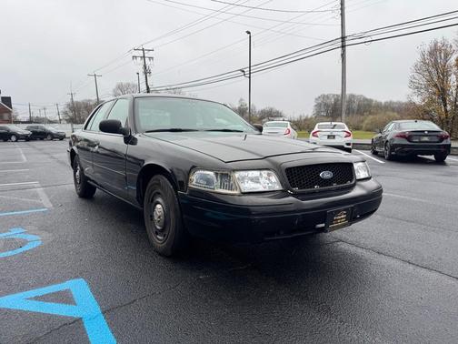 2005 Ford Crown Victoria Base