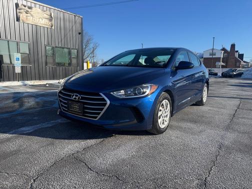 2018 Hyundai ELANTRA SE