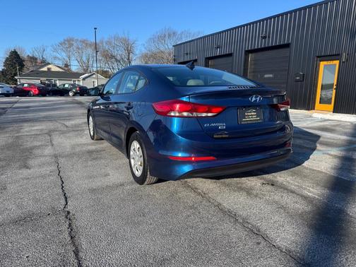 2018 Hyundai ELANTRA SE