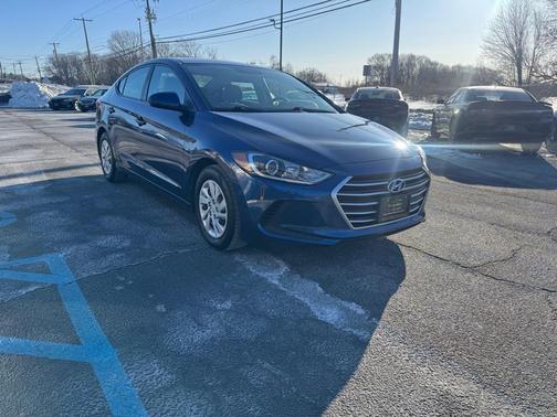 2018 Hyundai ELANTRA SE