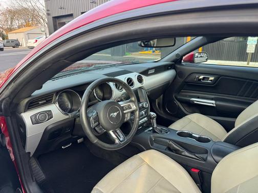 2016 Ford Mustang EcoBoost Premium