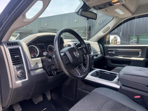 Brilliant Black Crystal Pearlcoat 2016 RAM 2500 Big Horn