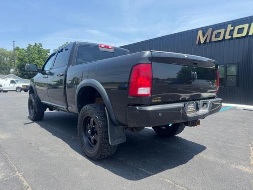 Brilliant Black Crystal Pearlcoat 2016 RAM 2500 Big Horn