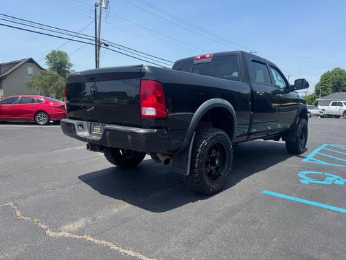 Brilliant Black Crystal Pearlcoat 2016 RAM 2500 Big Horn