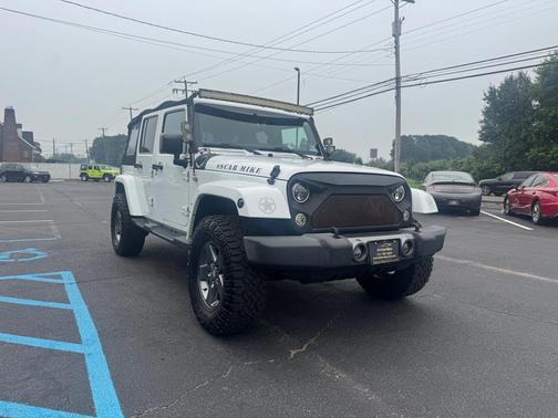 Bright White Clearcoat 2015 Jeep Wrangler Unlimited Freedom Edition