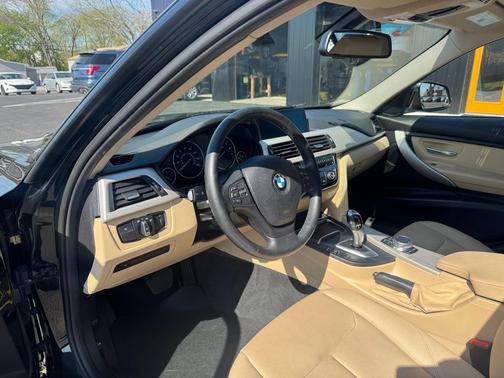 BLACK 2018 BMW 320 i