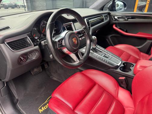 BLACK 2015 Porsche Macan Macan Turbo
